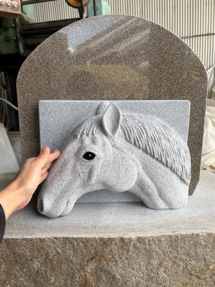 お馬さんの慰霊碑